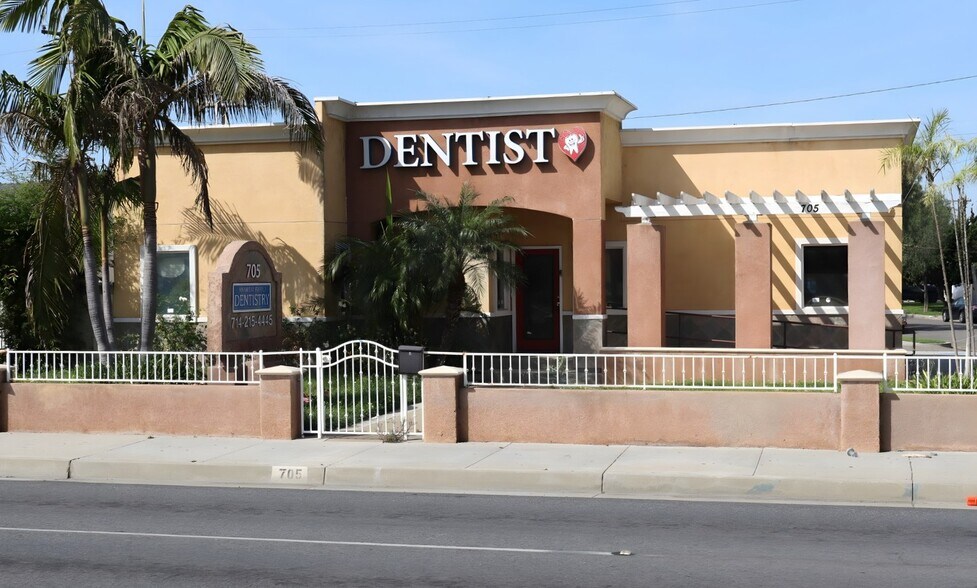 More Photos Of 705 S State College Blvd, Anaheim Medical For Sale