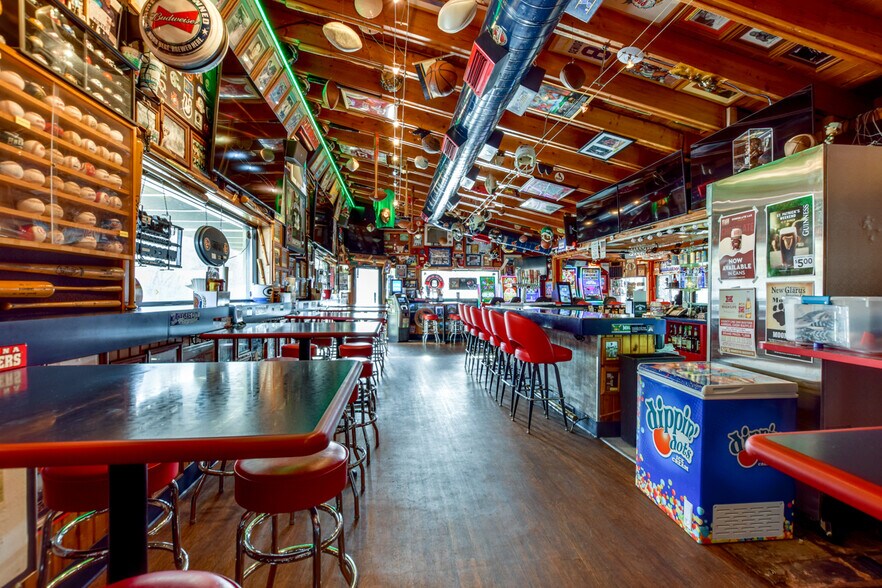 More Photos Of 10267 US Highway 14, Mazomanie Sports And Entertainment For Sale