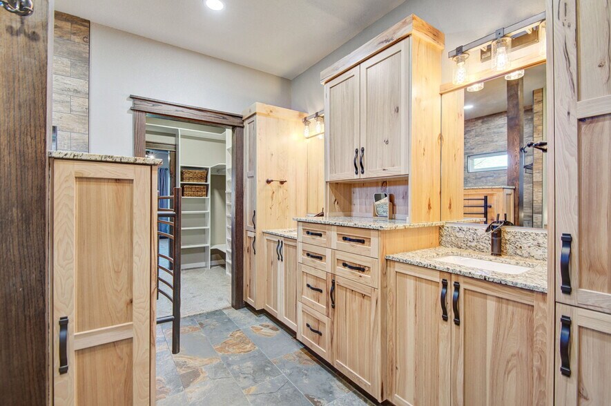 More Photos Of 4748 N 4318, Pryor Flex For Sale