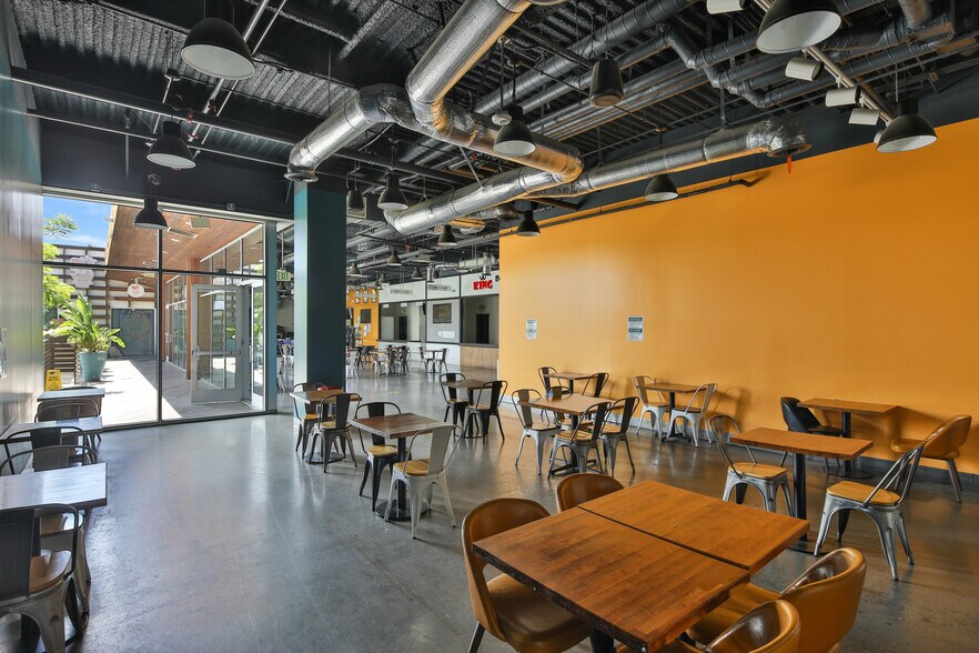 More Photos Of 450 S Western Ave, Los Angeles Freestanding For Lease