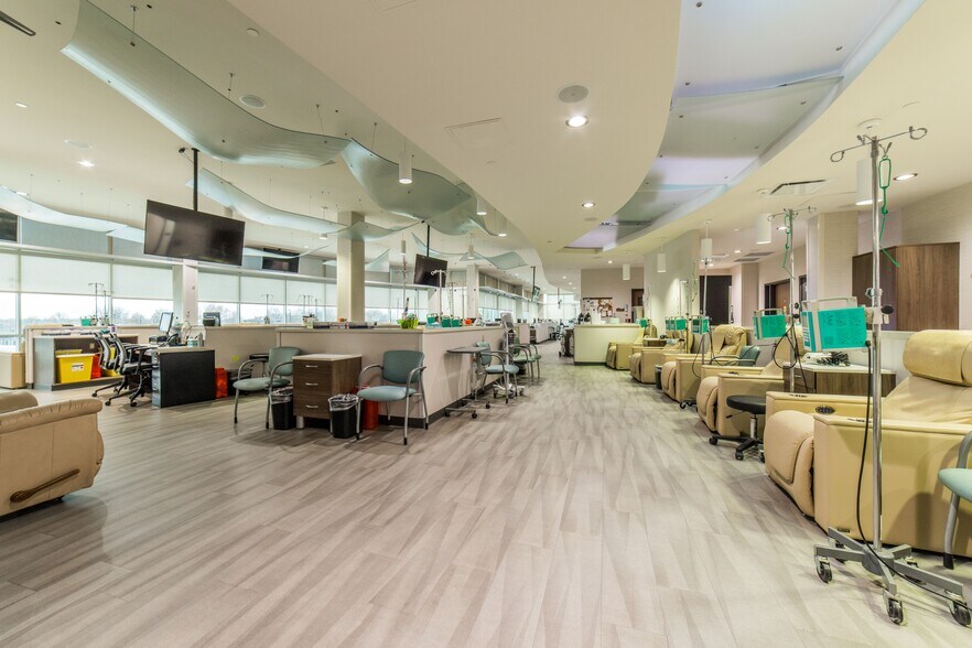 More Photos Of 808 S 52nd St, Rogers Medical For Sale