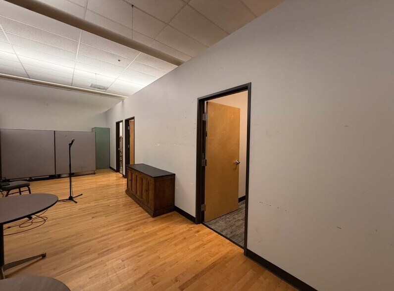 More Photos Of 1415 NE 223rd Ave, Fairview Flex For Sale