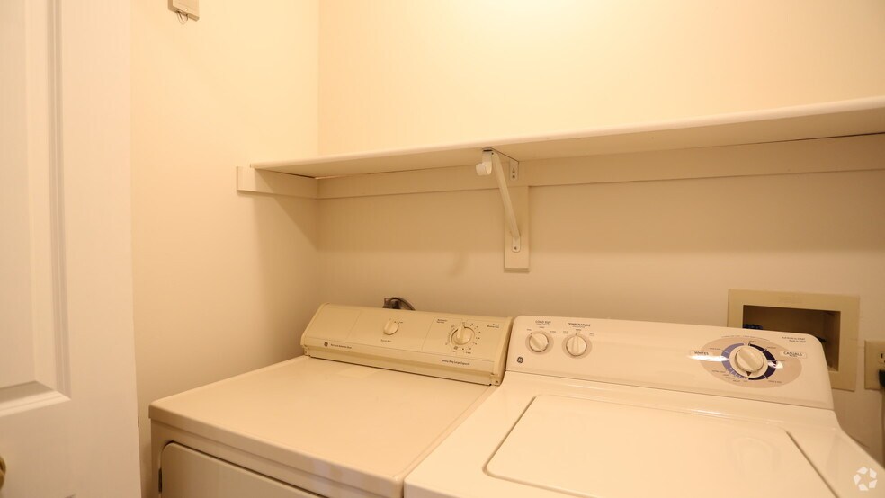More Photos Of 210 Retreat Ln, Westerville Apartments For Sale