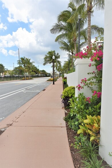 More Photos Of 201 SW Joan Jefferson Way, Stuart Apartments For Sale