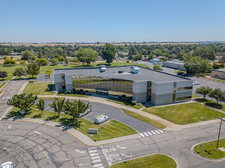 More Photos Of 2425 Stevens Center Pl, Richland Office For Lease