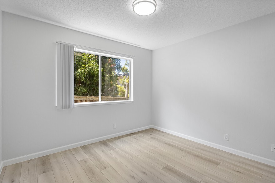 More Photos Of 671 Vernon St, Oakland Apartments For Sale