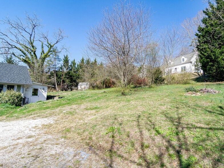 More Photos Of 103 Weaverville Rd, Woodfin Convenience Store For Sale