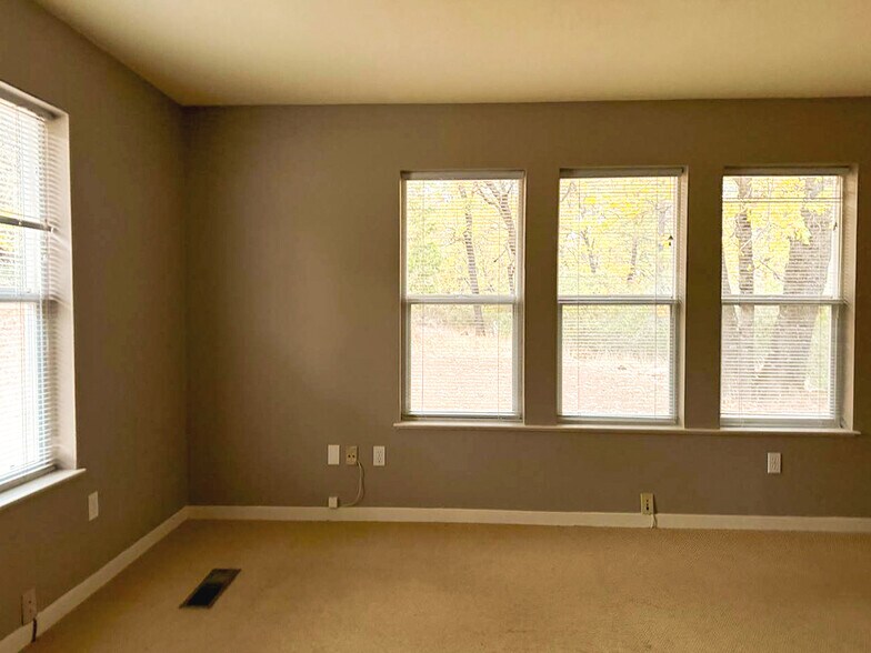 More Photos Of 13376 Rue Montaigne, Oregon House Office Residential For Sale