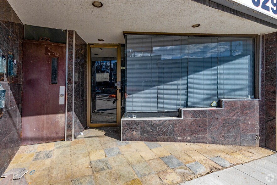 More Photos Of 270-272 Eglinton Ave W, Toronto Storefront Retail Residential For Sale