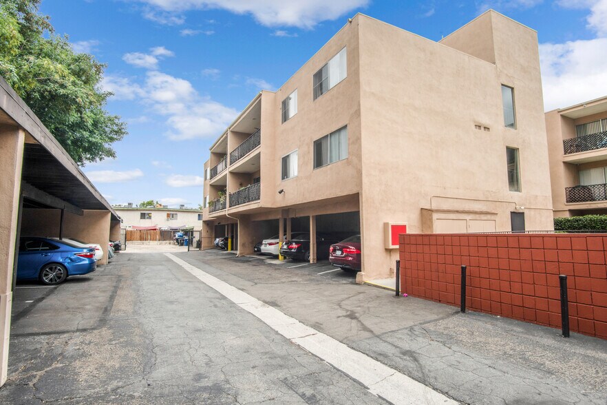 More Photos Of 10200 De Soto Ave, Chatsworth Apartments For Sale