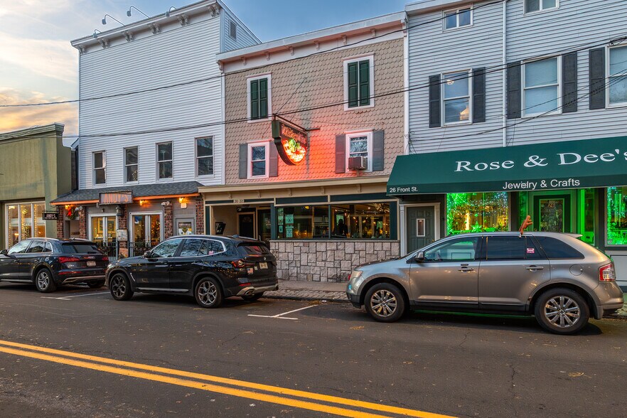 More Photos Of 30-32 Front St, Greenport Storefront Retail Residential For Sale