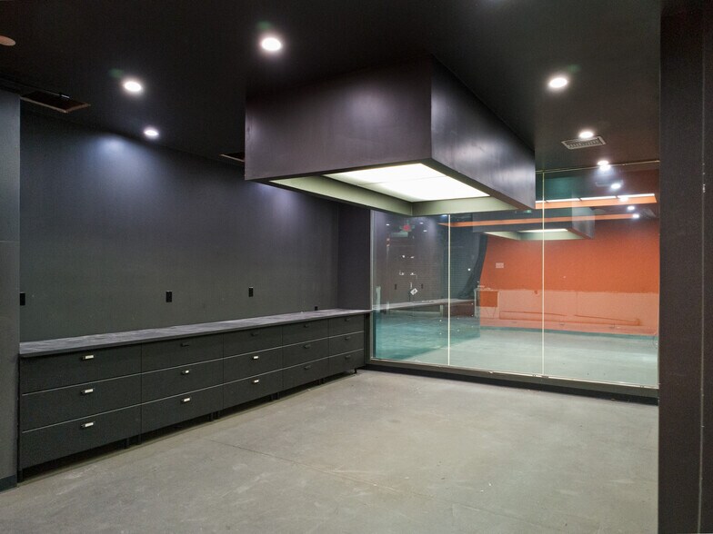 More Photos Of 7402 W Sunset Blvd, Los Angeles Freestanding For Sale
