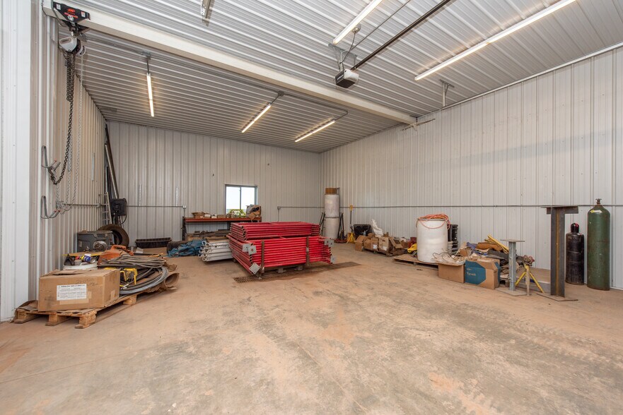 More Photos Of 13603 38th St SW, Belfield Flex For Lease