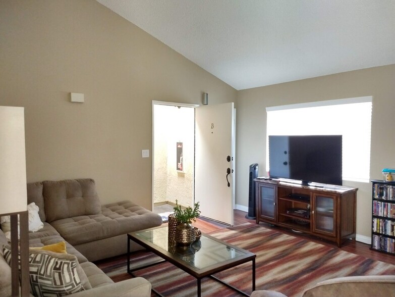 More Photos Of 16015 Halldale Ave, Gardena Multifamily For Sale