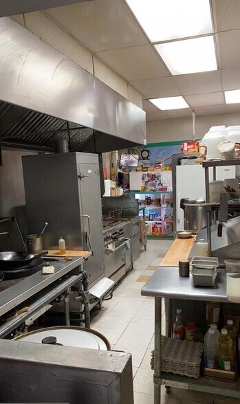 More Photos Of 2768 N 24th St, Philadelphia Restaurant For Lease