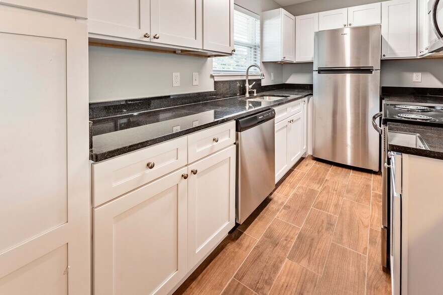 More Photos Of 1616 Monroe Ave, Memphis Apartments For Sale