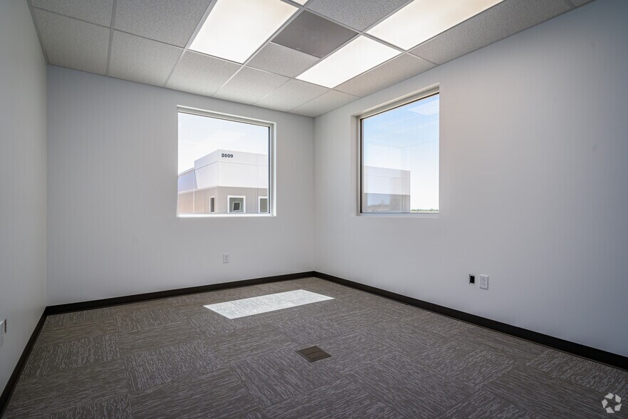 More Photos Of 2701 Twinwood Pky, Brookshire Distribution For Sale