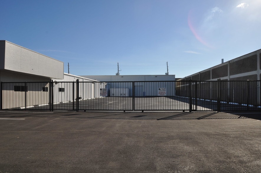 More Photos Of 5829 Beverly Hill St, Houston Warehouse For Lease