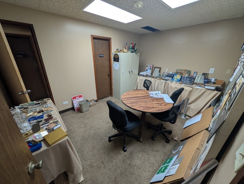 More Photos Of 1724 Hart St, Honolulu Warehouse For Lease