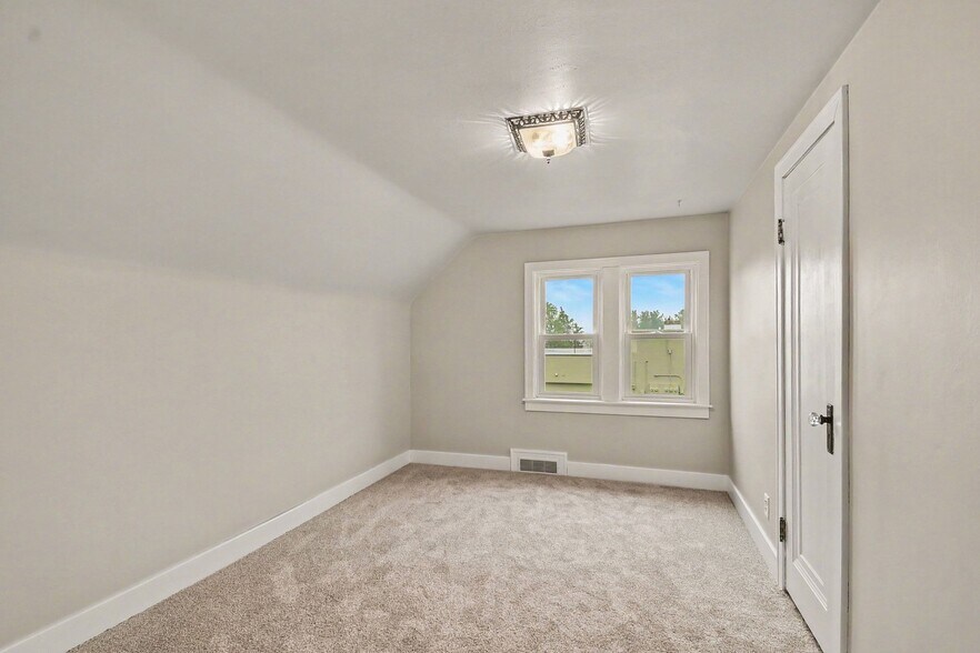 More Photos Of 380 S Main St, Freeland Office Residential For Sale