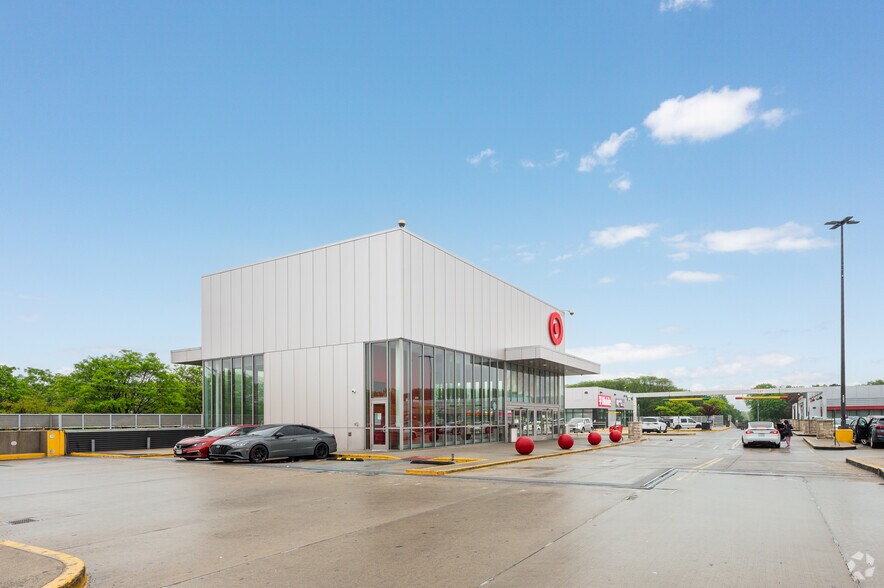 More Photos Of Hutchinson River Pky @ Wennerplace, Bronx Unknown For Lease