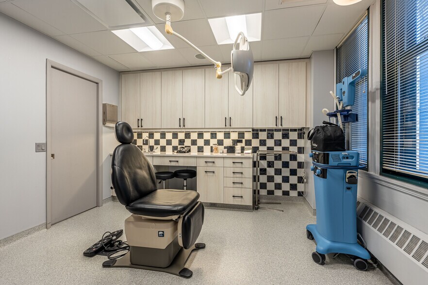 More Photos Of 50 E Washington St, Chicago Medical For Sale