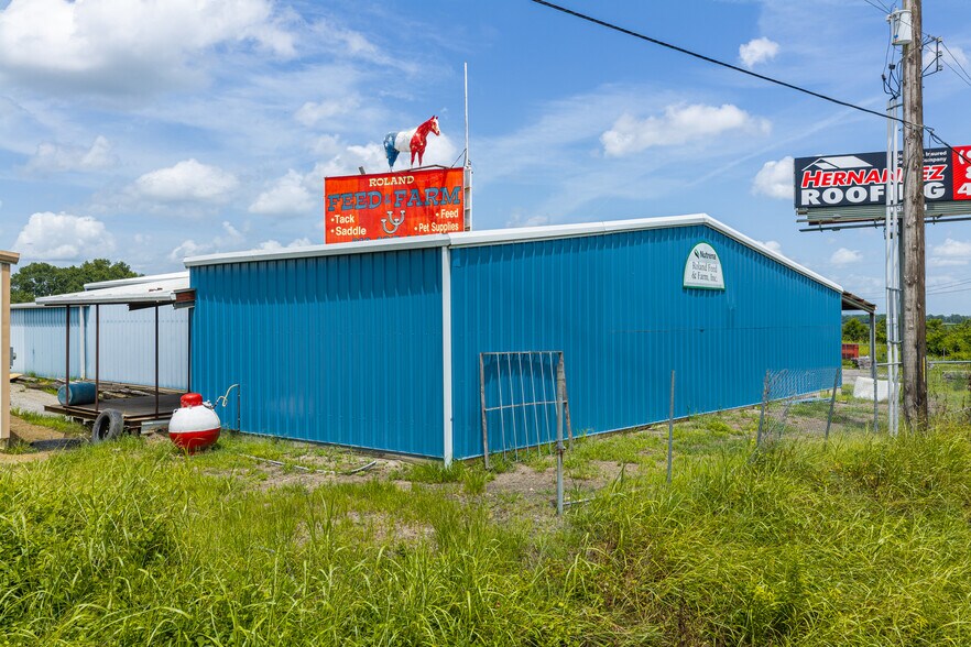 More Photos Of 479247 US Highway 64, Roland Flex For Sale