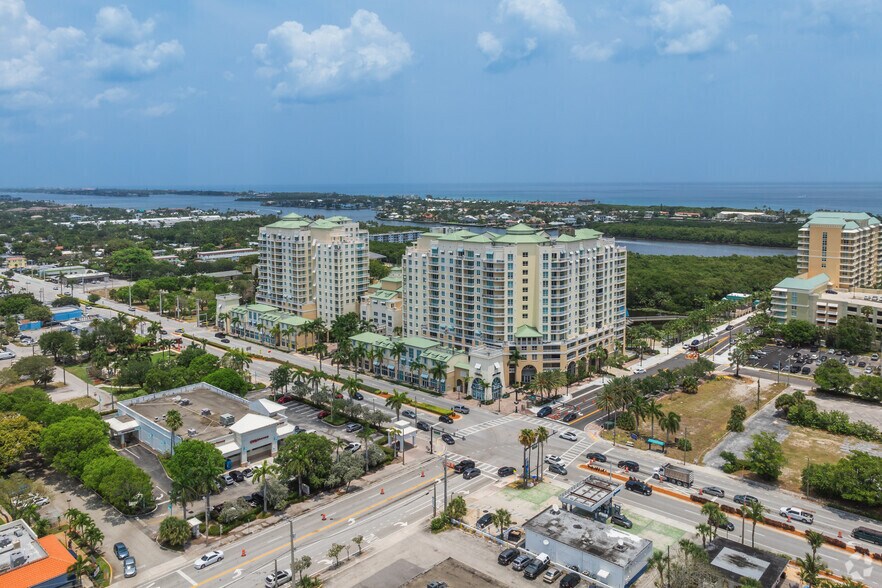 More Photos Of 300-488 N Federal Hwy, Boynton Beach Apartments For Lease