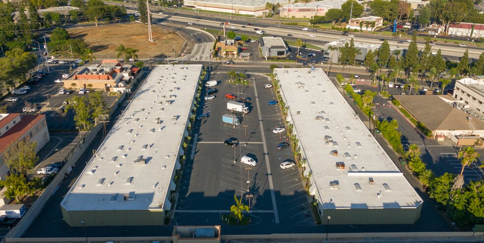 More Photos Of 2650-2676 S Grand Ave, Santa Ana Warehouse For Lease