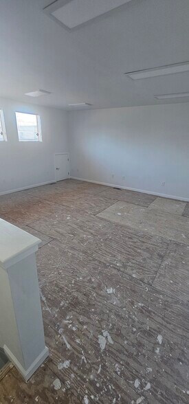 More Photos Of 711 N Main St, Pleasantville General Retail For Lease