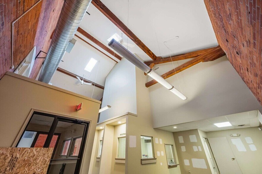 More Photos Of 412 E River St, Elyria Office For Sale