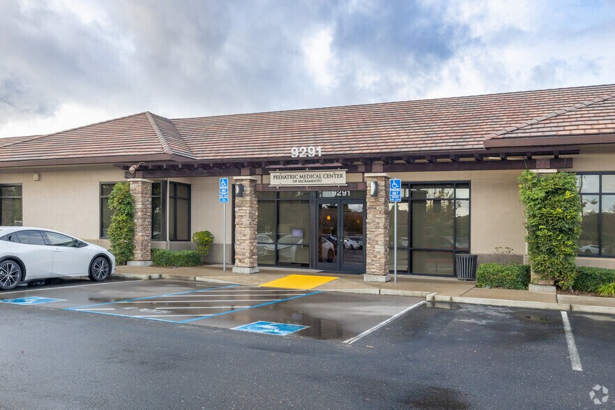 More Photos Of 9291 Laguna Springs Dr, Elk Grove Office For Lease