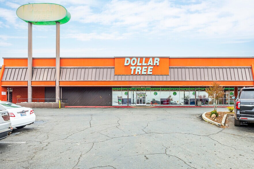 More Photos Of 1815-1985 Oro Dam Blvd E, Oroville Department Store For Sale