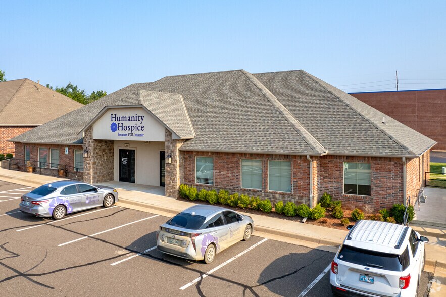 More Photos Of 1109 N Bryant Ave, Edmond Medical For Lease