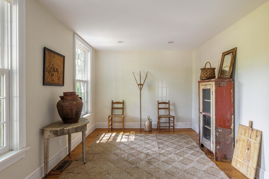 More Photos Of 16 Hudson St, Kinderhook Storefront Retail Residential For Lease