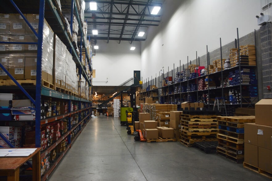 More Photos Of 1 County Rd, Secaucus Distribution For Lease