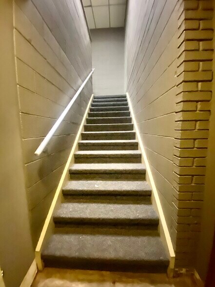 More Photos Of 1308 Boston Ave, Nederland Bank For Sale