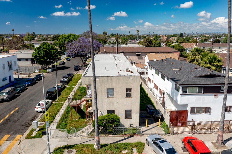 More Photos Of 8325 Avalon Blvd, Los Angeles Apartments For Sale