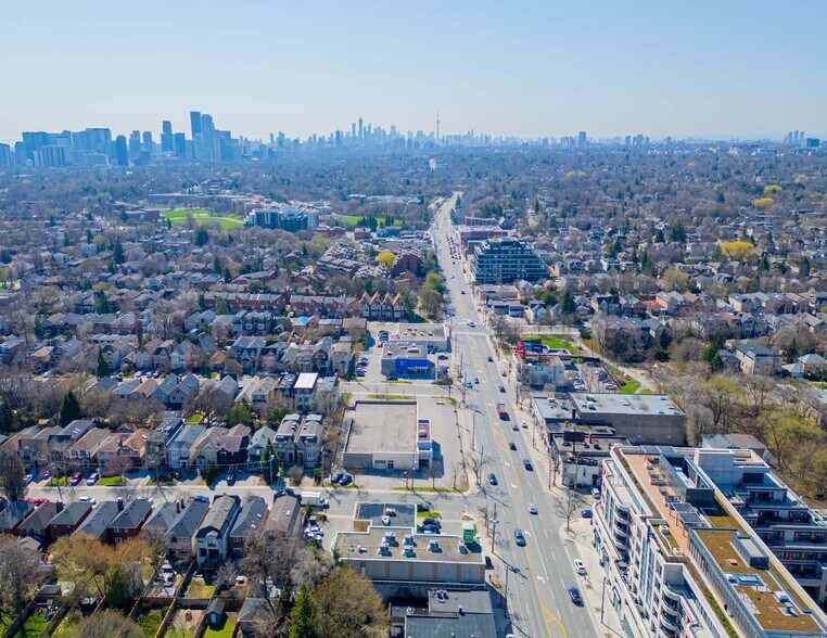More Photos Of 1661 Avenue Rd, Toronto Auto Dealership For Lease