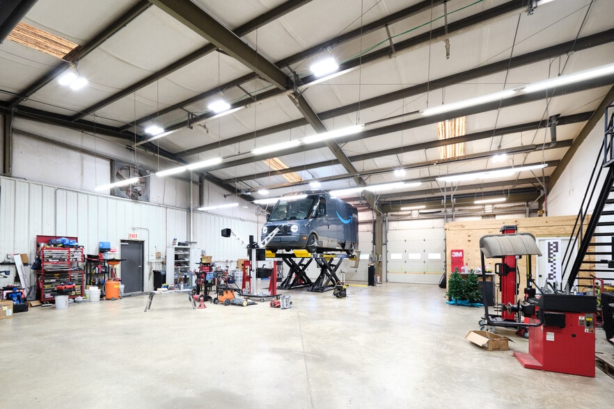 More Photos Of 1755 William Blount Dr, Maryville Auto Repair For Sale