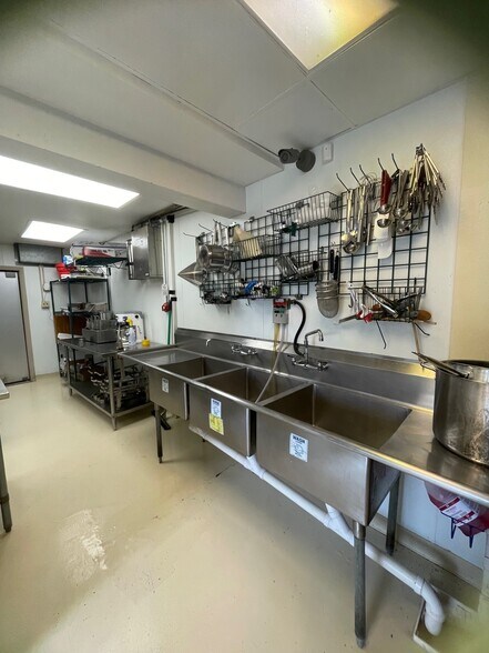 More Photos Of 1044 Saxonburg Blvd, Glenshaw Restaurant For Sale