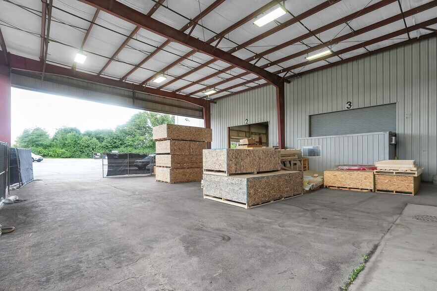 More Photos Of 5150 Walcutt Ct, Columbus Manufacturing For Lease