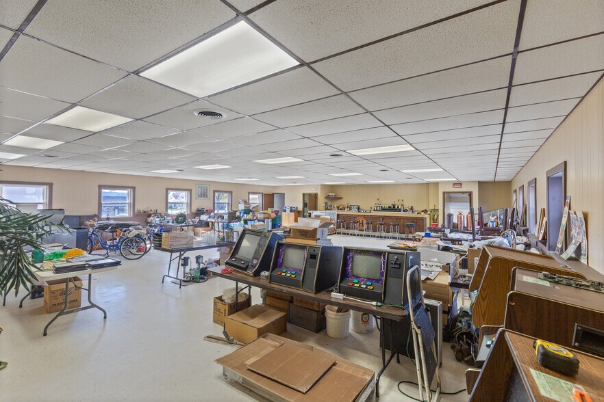 More Photos Of 2703 S Chicago Ave, South Milwaukee General Retail For Sale