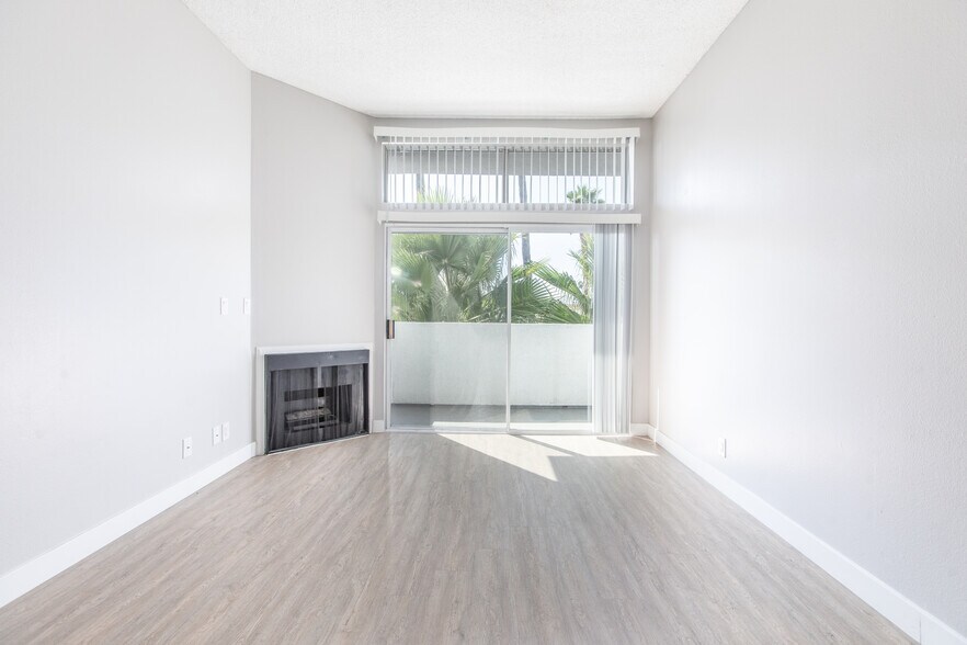 More Photos Of 130 S Alexandria Ave, Los Angeles Apartments For Sale