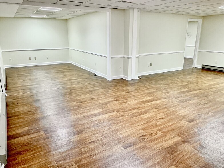 More Photos Of , Waynesboro Office For Sale