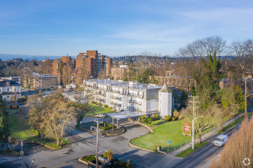 More Photos Of 133 Gorge Rd E, Victoria Hotel For Lease