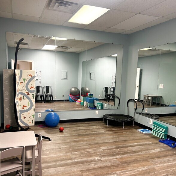 More Photos Of 750 S Cherokee St, Catoosa Unknown For Lease