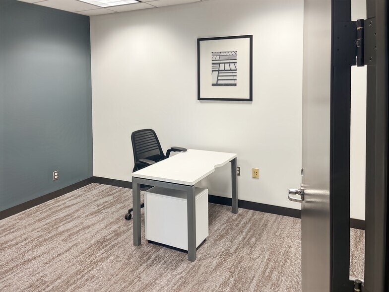 More Photos Of RXR Plz, Uniondale Coworking Space