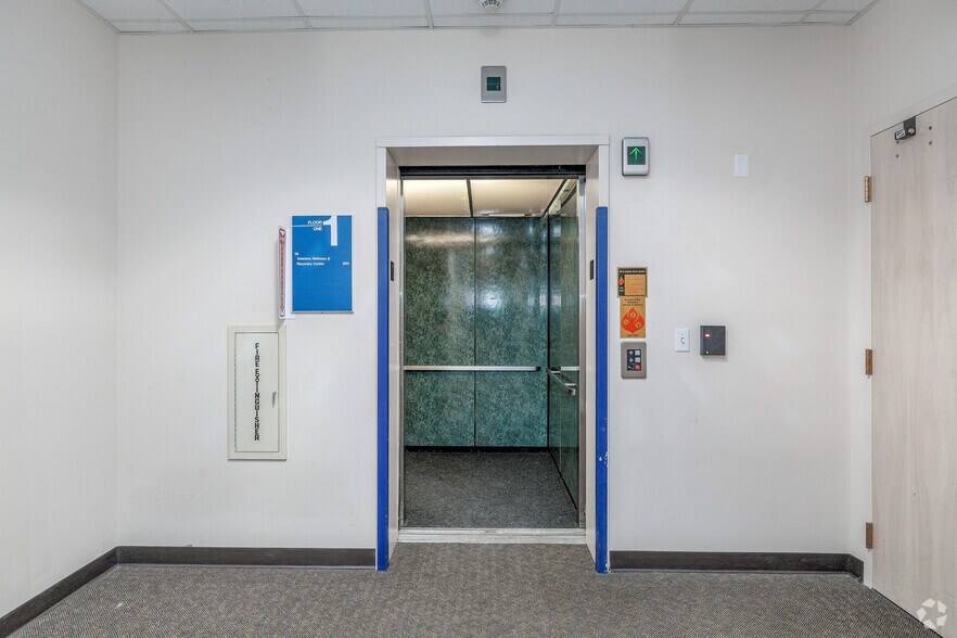 More Photos Of 572 S Salina St, Syracuse Medical For Lease