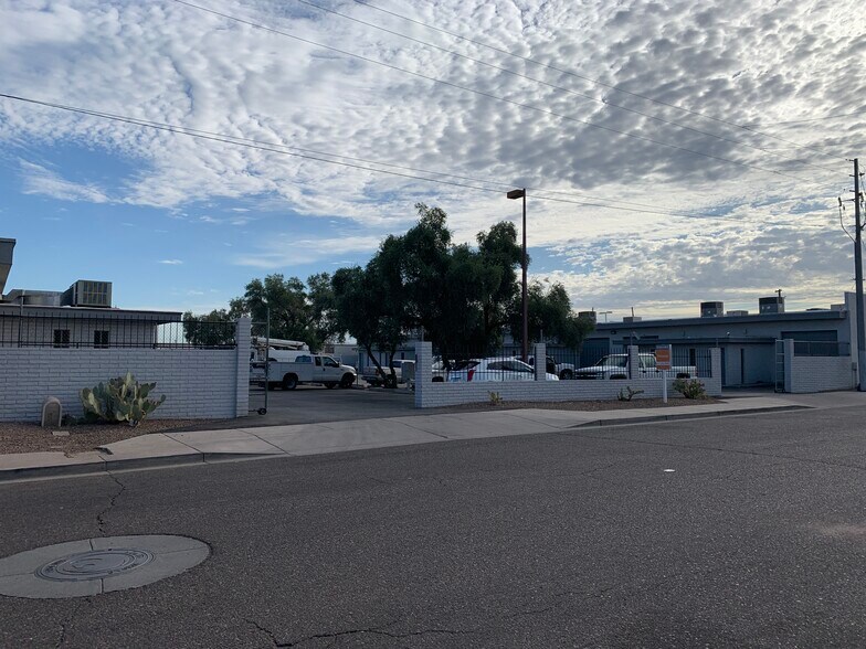 More Photos Of 1930 W Durango St, Phoenix Distribution For Lease